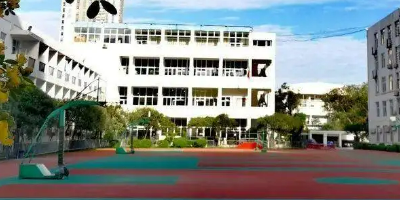 <b>成都財貿(mào)職業(yè)高級中學(xué)</b>