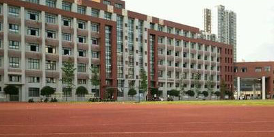 <b>閬中市機(jī)電職業(yè)學(xué)校</b>